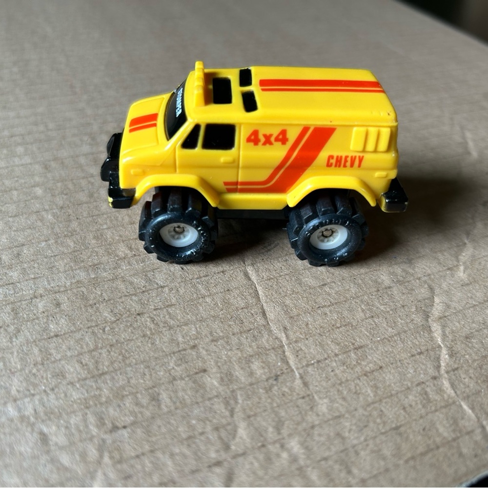 Vintage matchbox 4x4 car yellow car race car hot wheels yellow truck